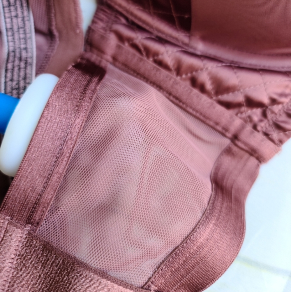 Victoria's Secret Very Sexy Quilted Push up 36DD - Picture 7 of 8